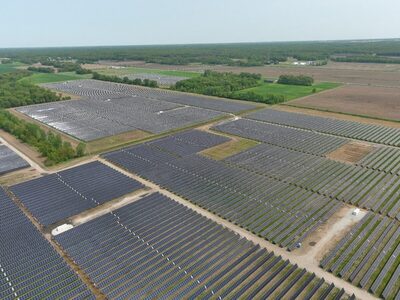 Η εταιρεία κοινής ωφέλειας της Ιντιάνα ενεργοποιεί τα πρώτα ηλιακά έργα ισχύος 465 MW