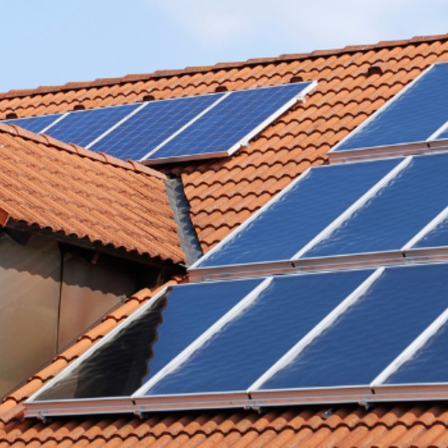 Η Καλιφόρνια μειώνει τις επιδοτήσεις για σπίτια με ηλιακή ενέργεια στον τελευταίο όροφο